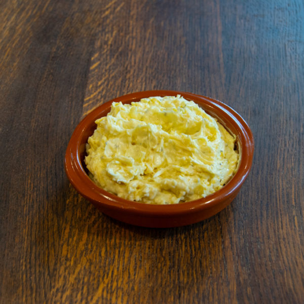 Kaassalade met knoflook