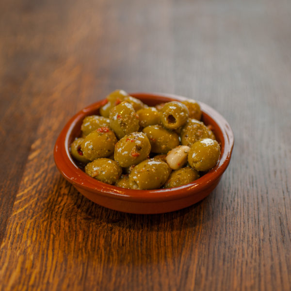 Zoete olijven met knoflook